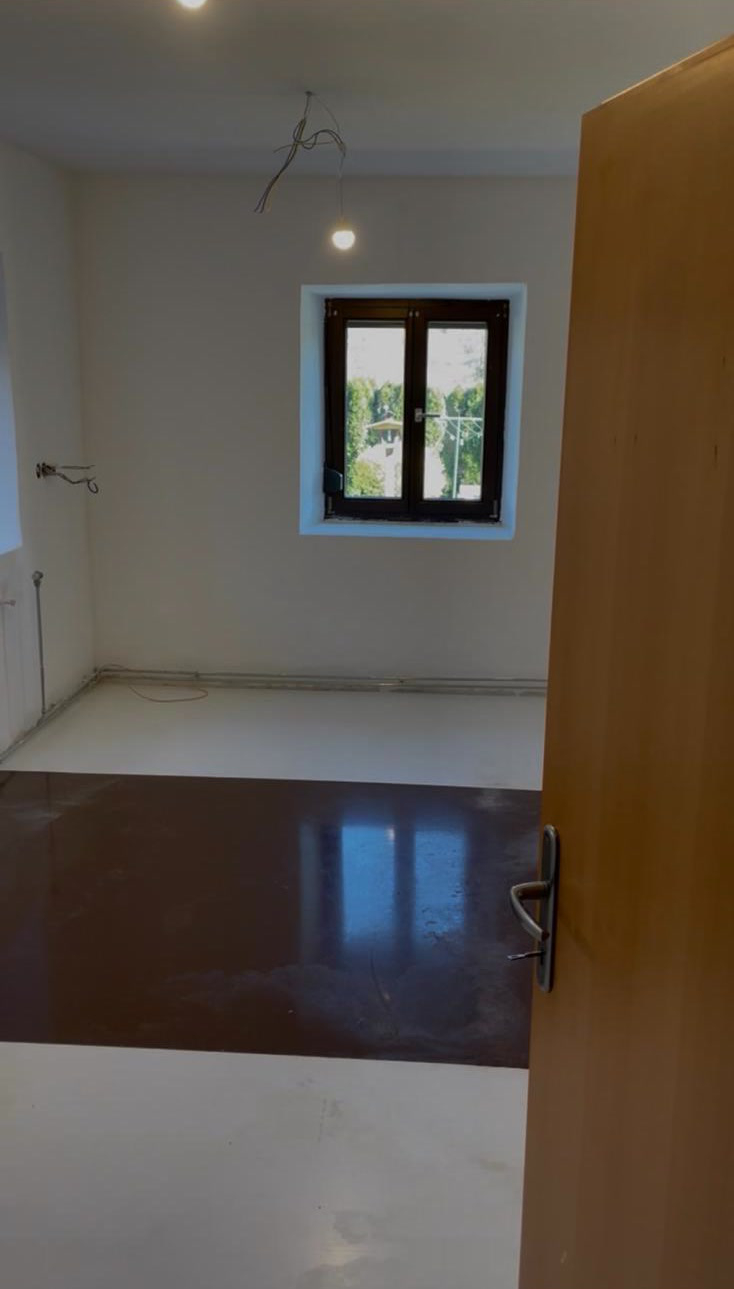 Gew&ouml;lbe-Neubau mit Stahlbetondecke